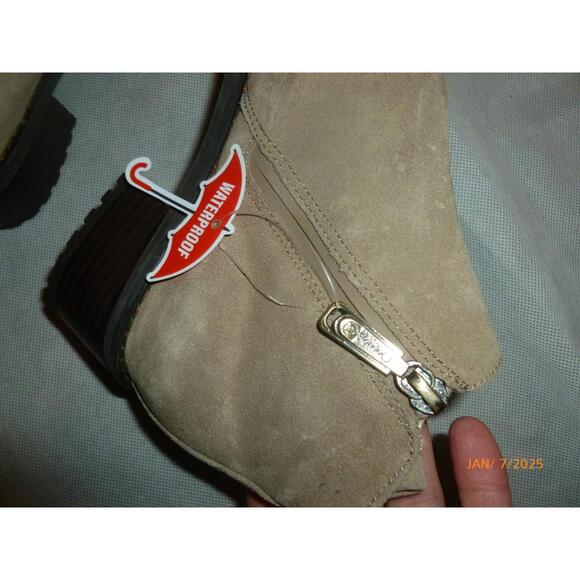 NWOB Blondo Samara Suede Leather Waterproof Ankle Boots Size 7 - Picture 5 of 8